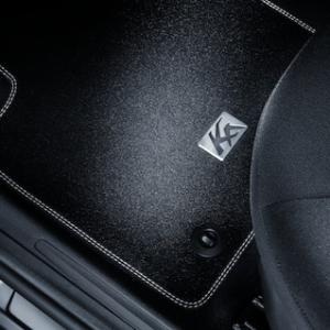 Predpražniki, premium velur spredaj, črni s srebrno nitjo